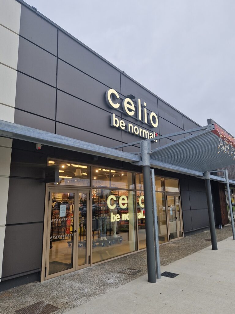 Aménagement intérieure magasin boutique celio