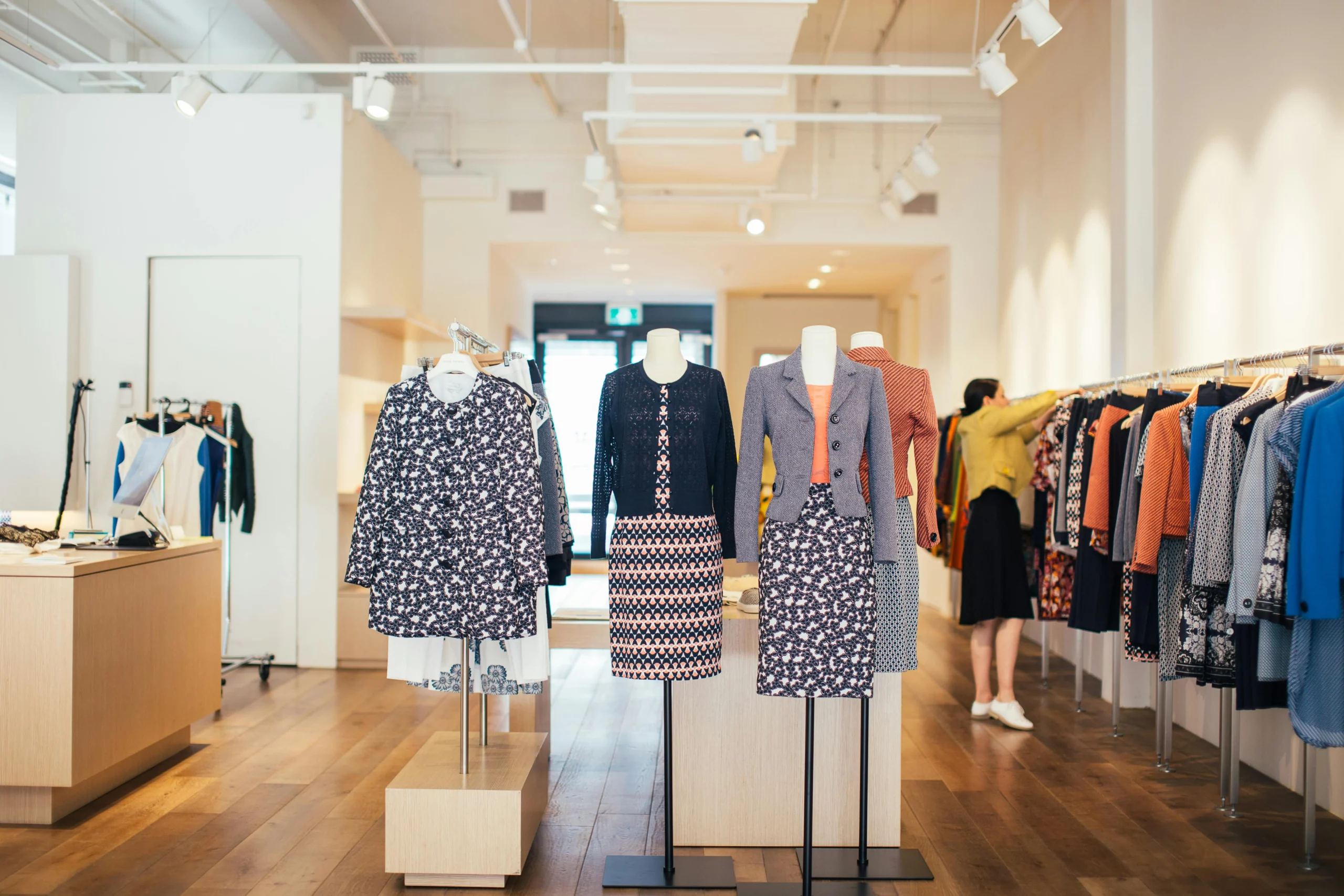 Magasin vetement pret a porter maitre doevure Interieur architecte